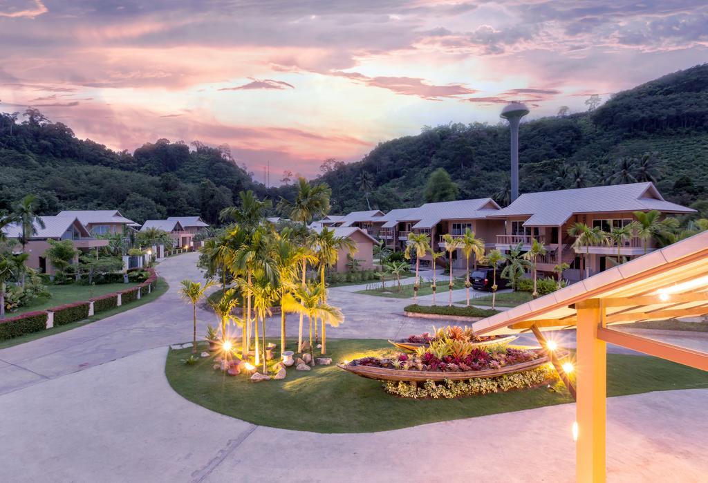 Sakoo Valley Naithon Beach Exterior foto